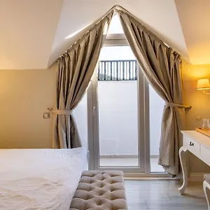Otel Pinehill & ***